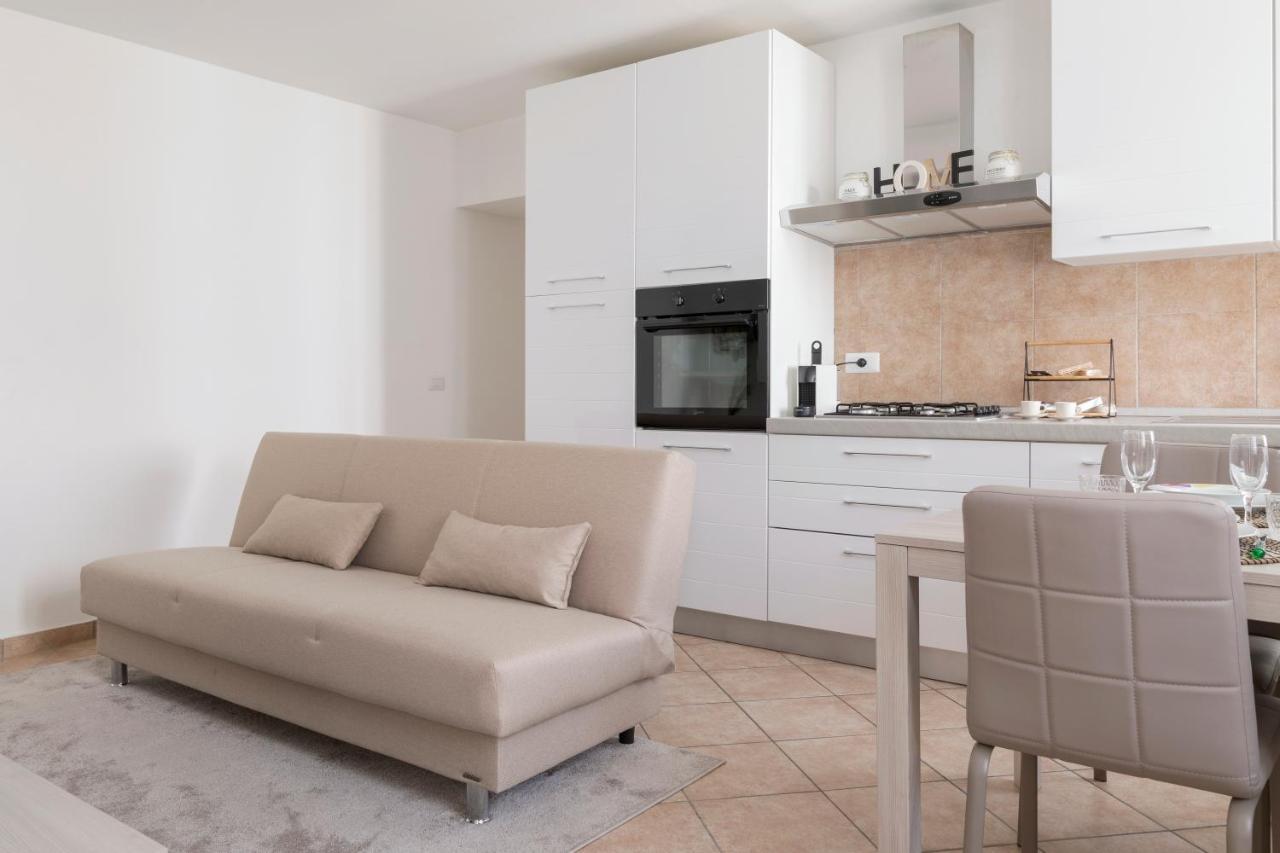 Aura Apartment - Como City Centre Exterior photo